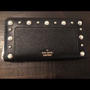 NWT Kate Spade black zip around wallet with pearls